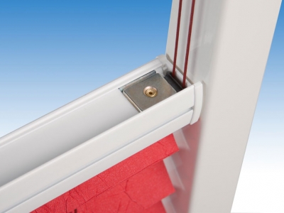 Schiene mit Spannfüßen